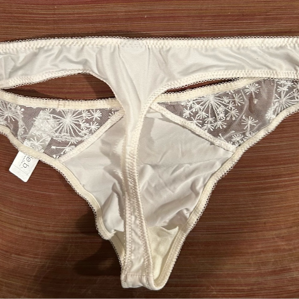 Sophie B lace thong XL